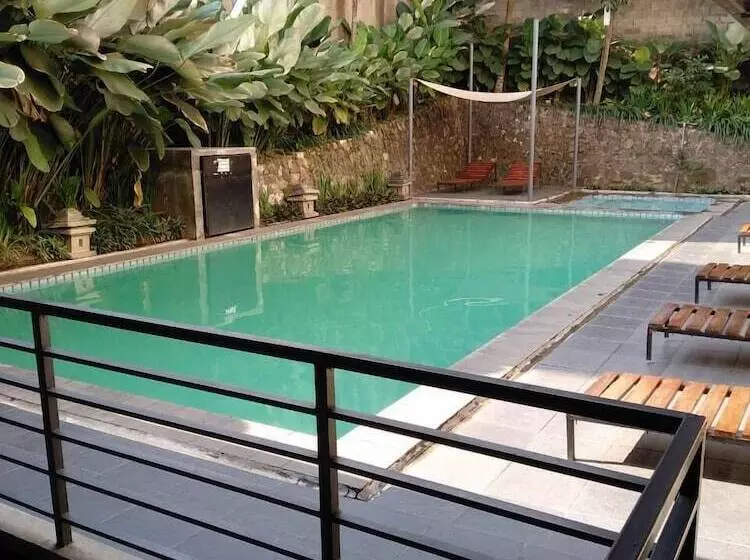 Hotel Augusta Lembang