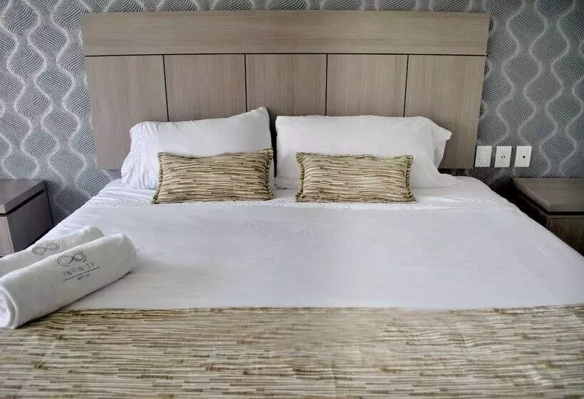 Hotel Infinity