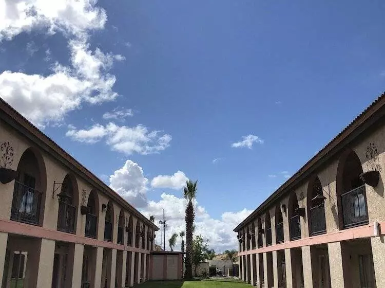 Hotelli National 9 Inn