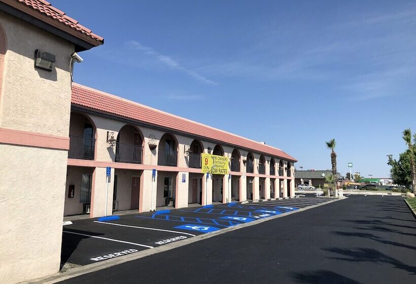 فندق National 9 Inn