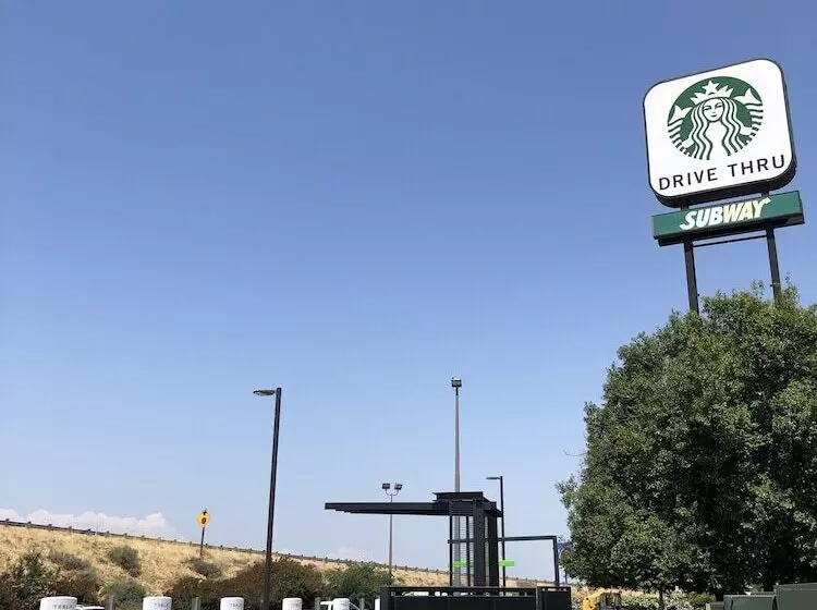 Hotelli National 9 Inn