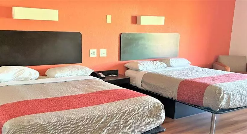 Motel 6 White, Ga   Cartersville