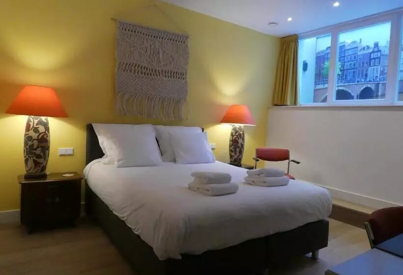 Aamiaismajoitus (B&B) The Old Lady