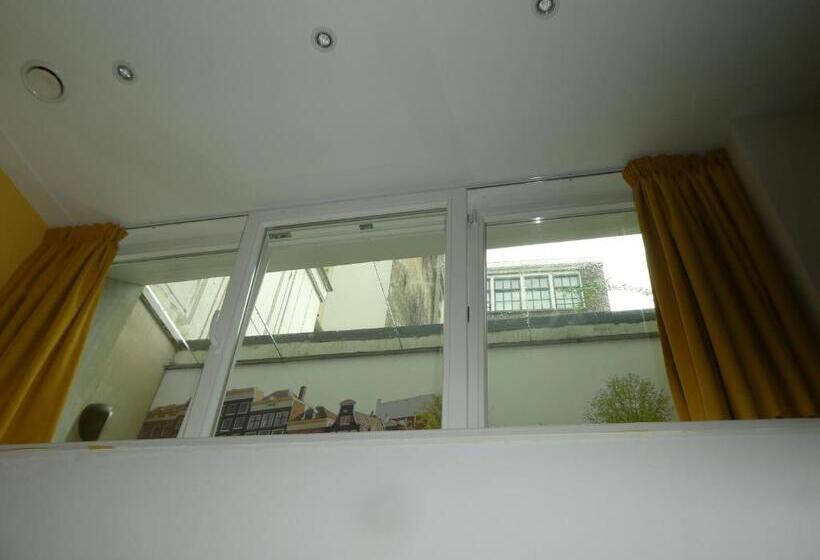 ベッドアンドブレックファースト The Old Lady