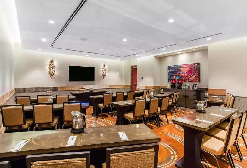 Cambria Hotel Nashville Downtown
