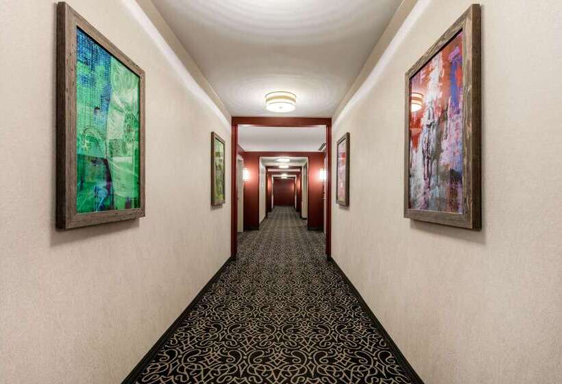 Cambria Hotel Nashville Downtown