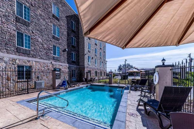 בית מלון כפרי Comfort Suites Grand Prairie Arlington North