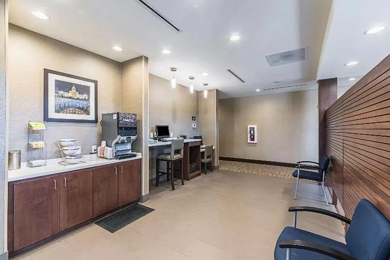 Hotelli Comfort Suites Kyle