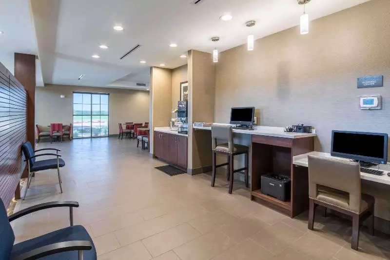 Hotelli Comfort Suites Kyle