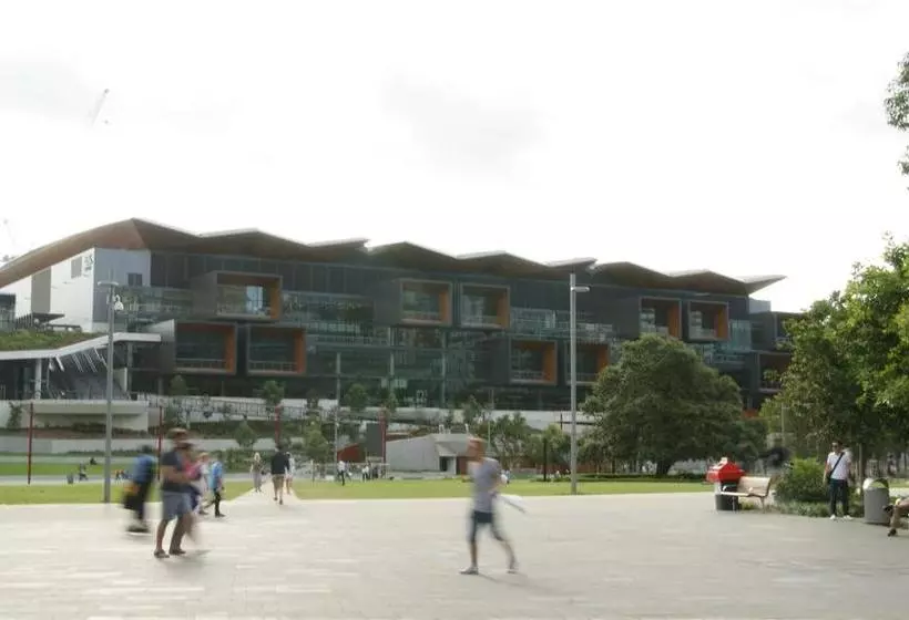 هتل Dixon Residences