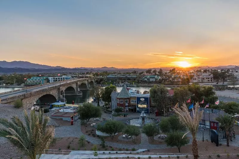 Hotelli Holiday Inn Express & Suites Lake Havasu   London Bridge, An Ihg