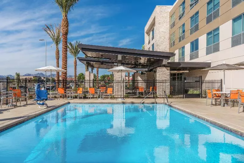 Hotelli Holiday Inn Express & Suites Lake Havasu   London Bridge, An Ihg
