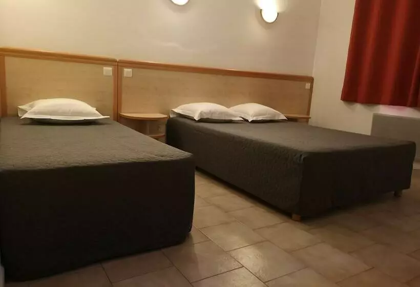 هتل Hôtel Sant Andria