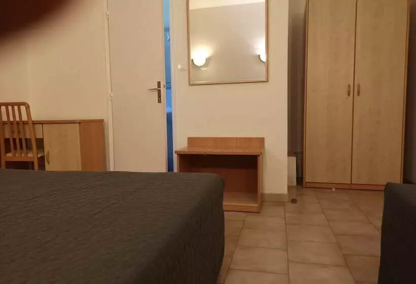 هتل Hôtel Sant Andria