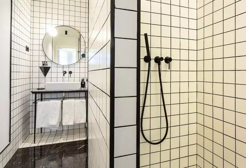 هتل One Shot Fortuny 07