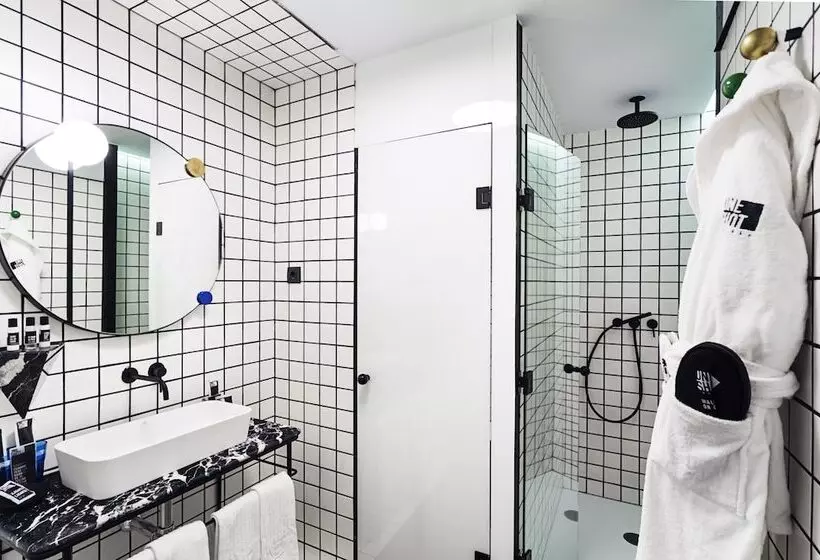 هتل One Shot Fortuny 07