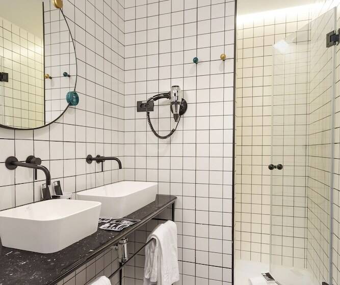 هتل One Shot Fortuny 07