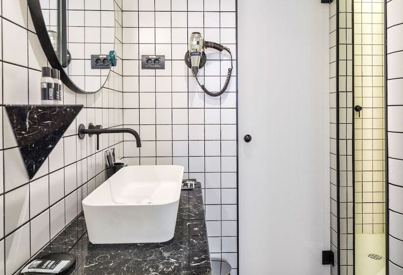 هتل One Shot Fortuny 07