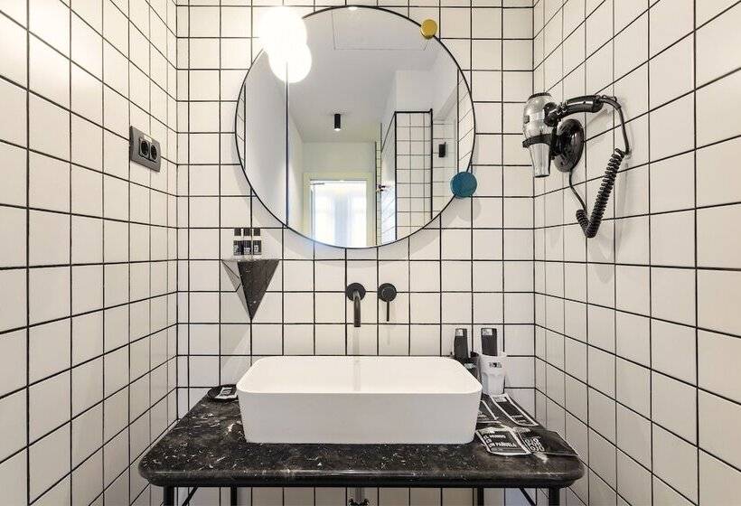 هتل One Shot Fortuny 07