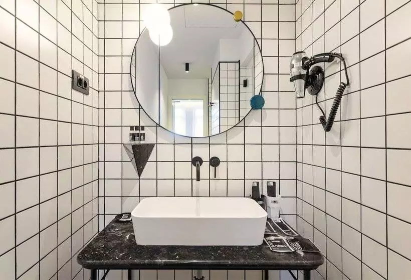 هتل One Shot Fortuny 07