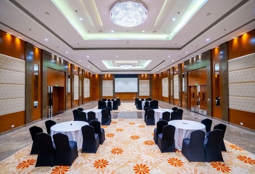 هتل Radisson Blu Pune Hinjawadi