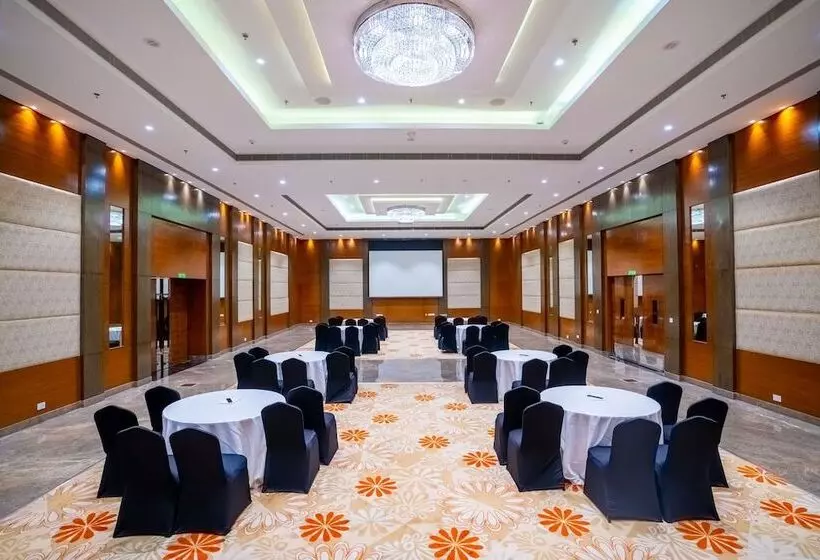 ホテル Radisson Blu Pune Hinjawadi