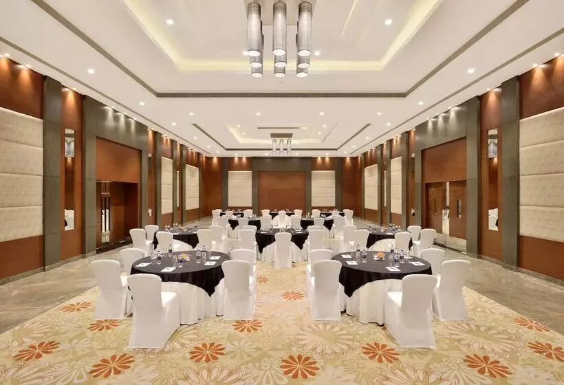 ホテル Radisson Blu Pune Hinjawadi