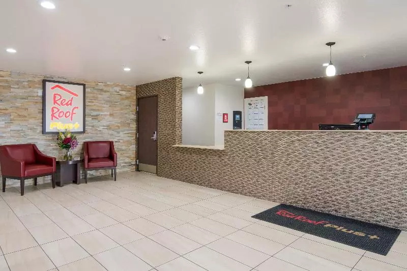 ホテル Red Roof Inn Plus+ Fort Worth   Burleson