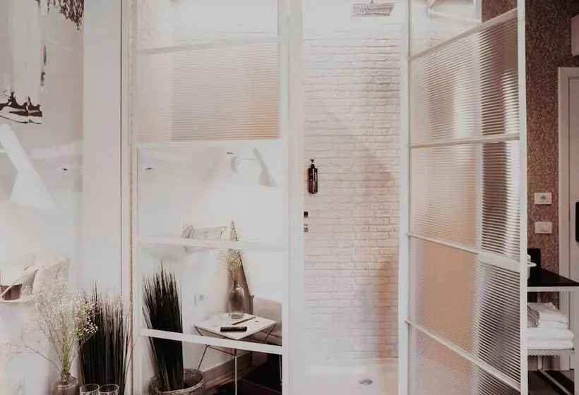 هتل Room Select Sol