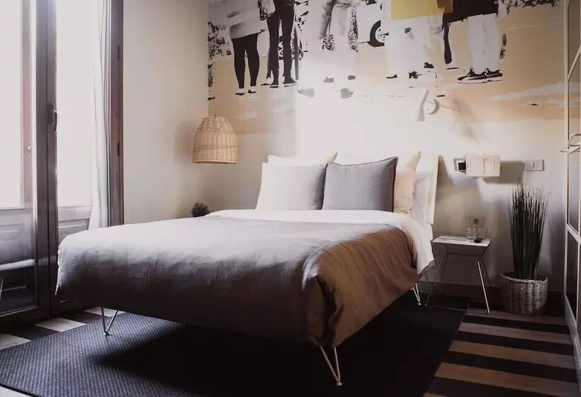 هتل Room Select Sol