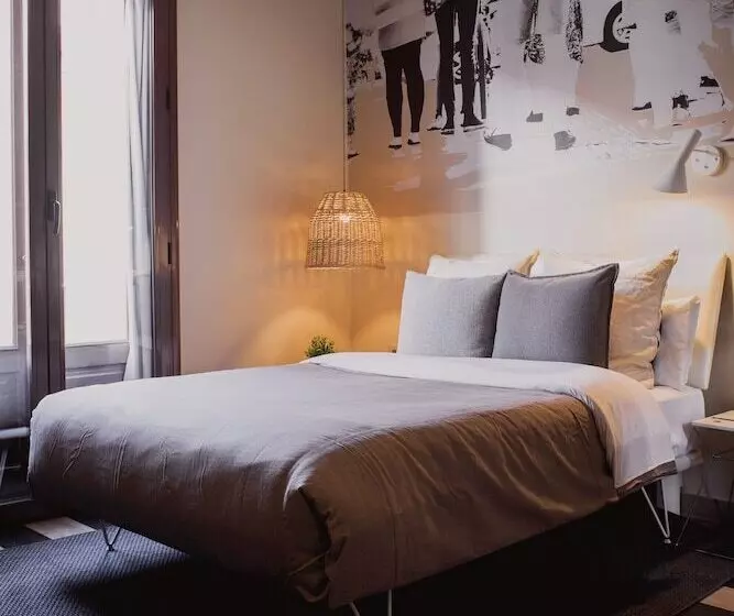 هتل Room Select Sol