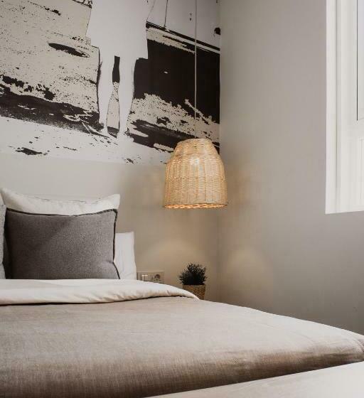 هتل Room Select Sol