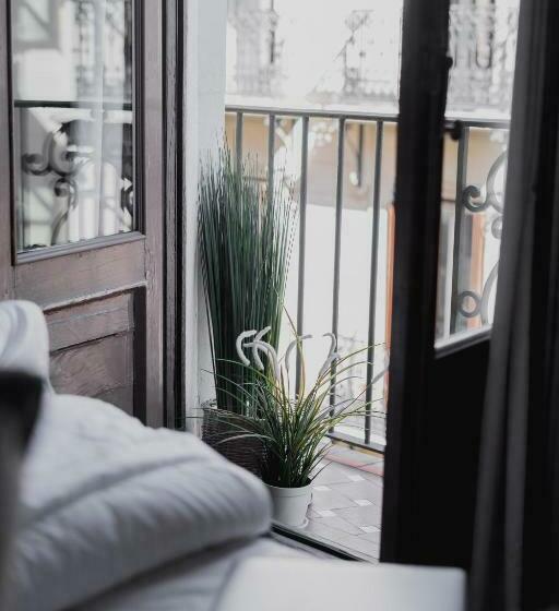 هتل Room Select Sol