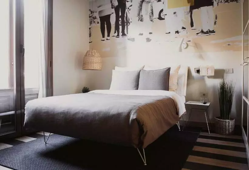 هتل Room Select Sol