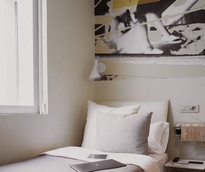 هتل Room Select Sol