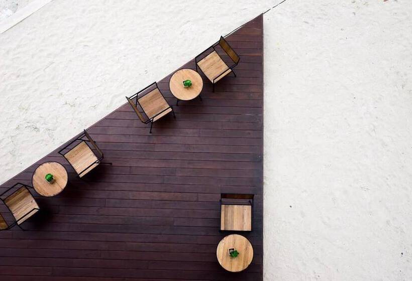 酒店 The Cabin Beach Resort