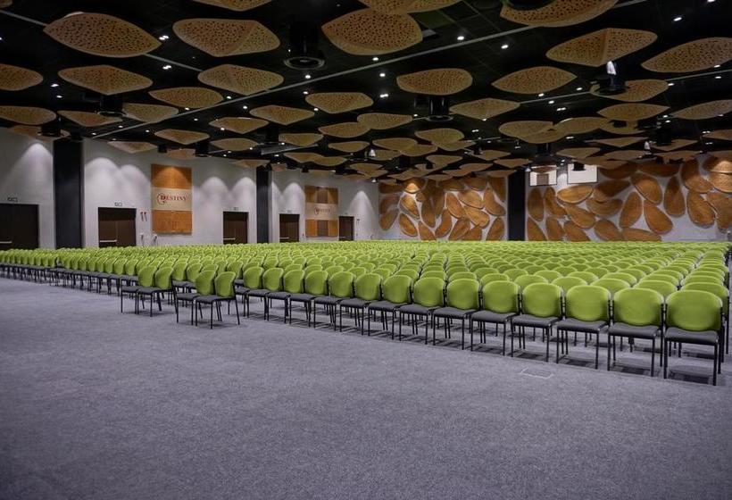 בית מלון כפרי The Destiny