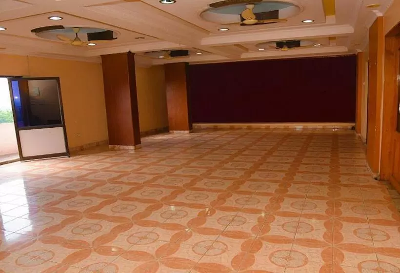 هتل Vishnu Residency