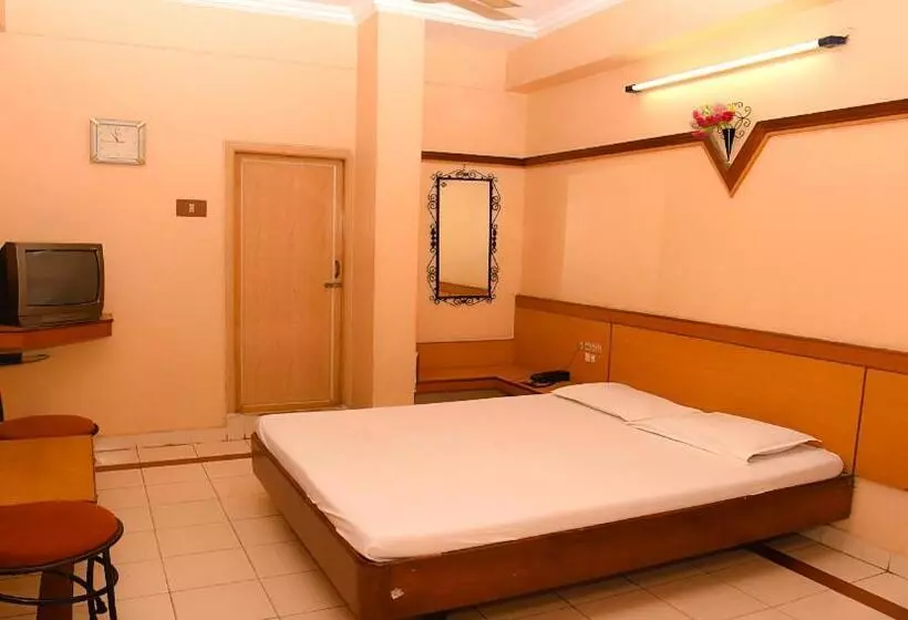 هتل Vishnu Residency