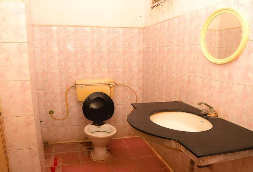 Отель Vishnu Residency