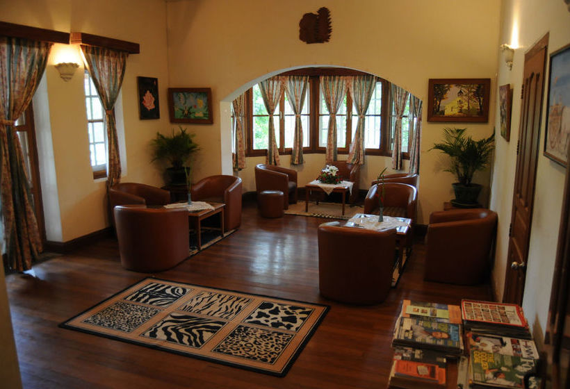 Kandawgyi Hill Resort