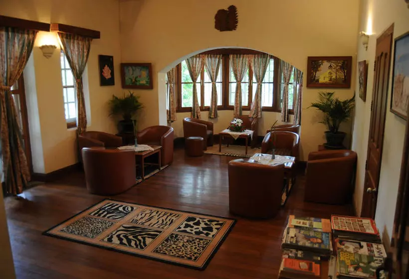 Kandawgyi Hill Resort