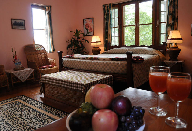 Kandawgyi Hill Resort