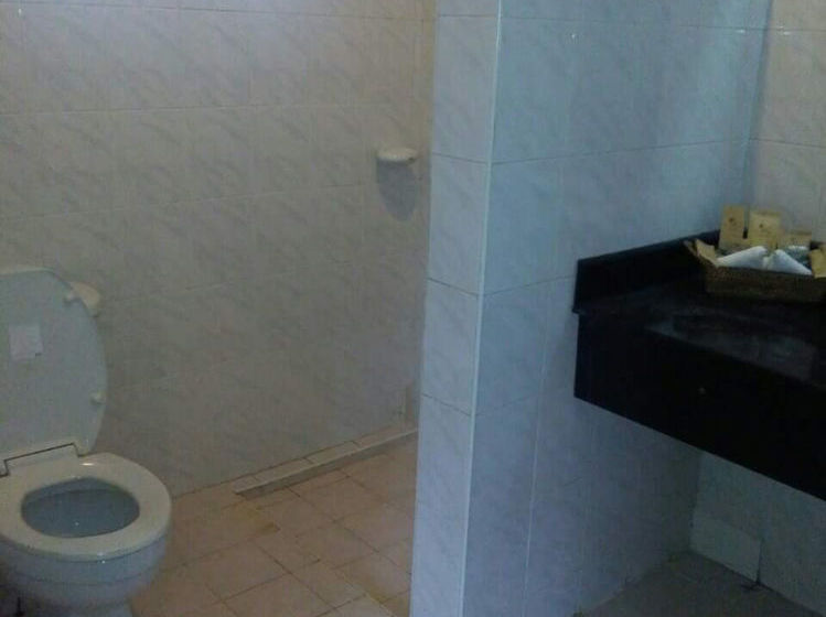 Kandawgyi Hill Resort