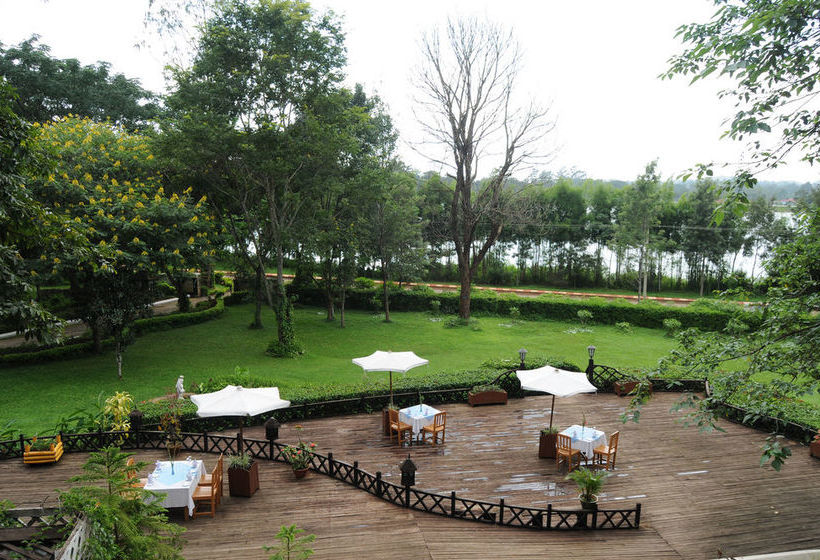 Kandawgyi Hill Resort