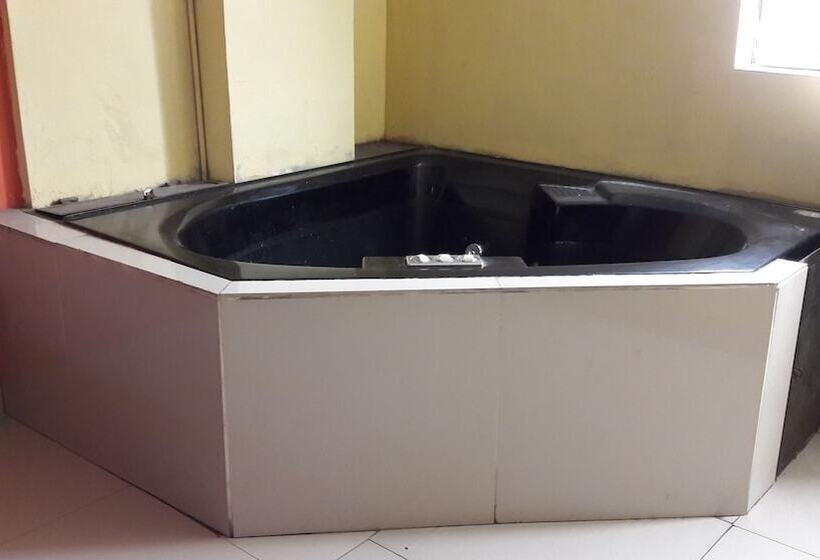 فندق صغير Hostal Sauna Emporio Pizarro