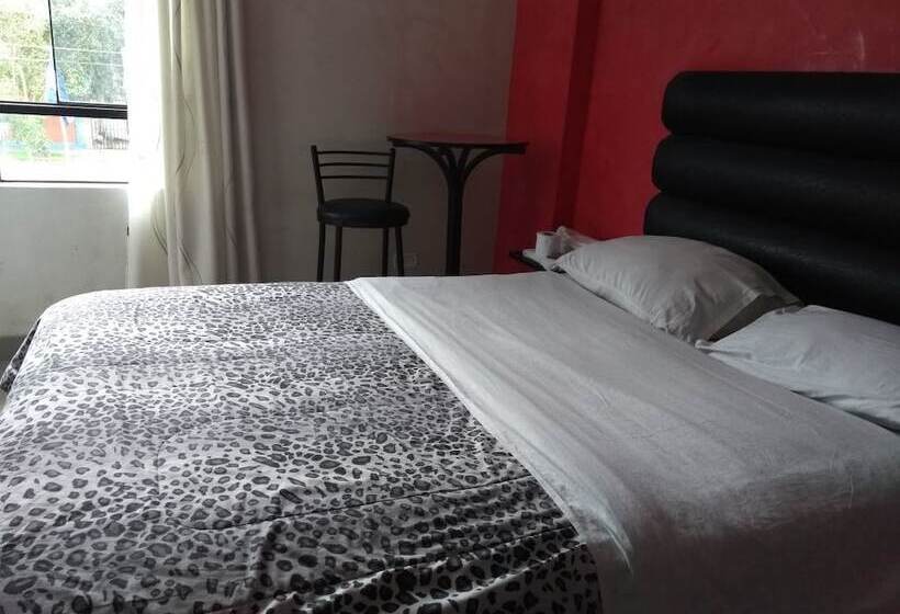 فندق صغير Hostal Sauna Emporio Pizarro