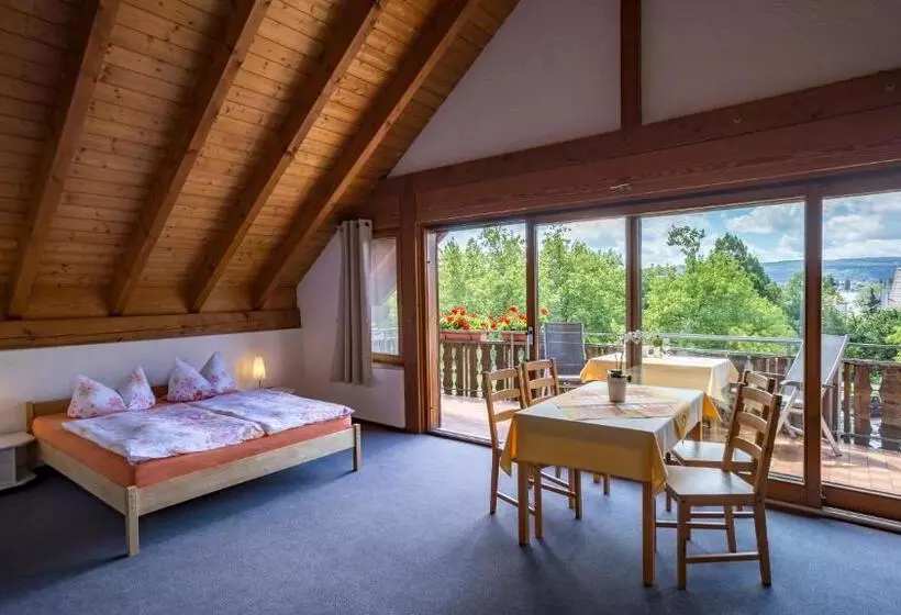 Aamiaismajoitus (B&B) Haus Rose