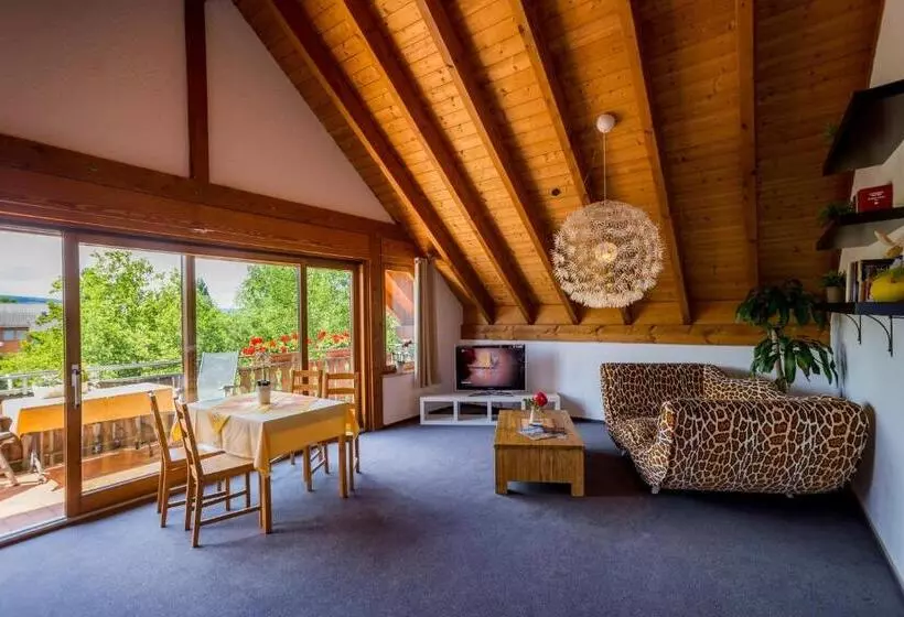 Aamiaismajoitus (B&B) Haus Rose