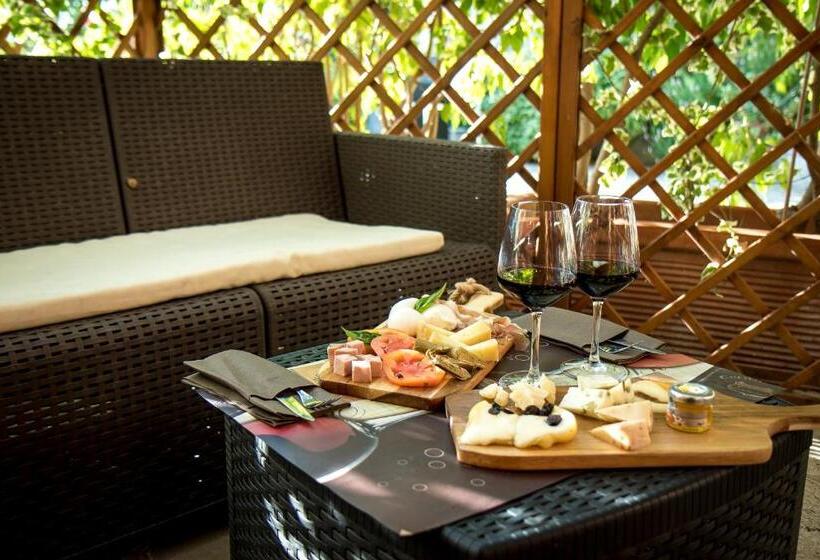 تختخواب و صبحانه Oasi Relais